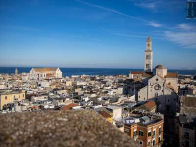 Bari, la torre della Marina del Castello